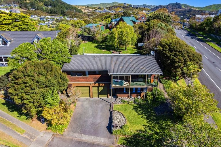 Photo of property in 25 James Cook Drive, Whitby, Porirua, 5024