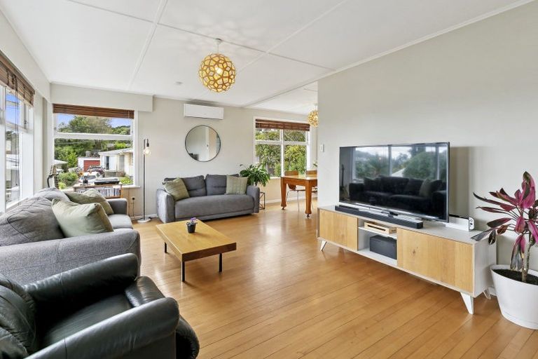 Photo of property in 80 Beazley Avenue, Paparangi, Wellington, 6037