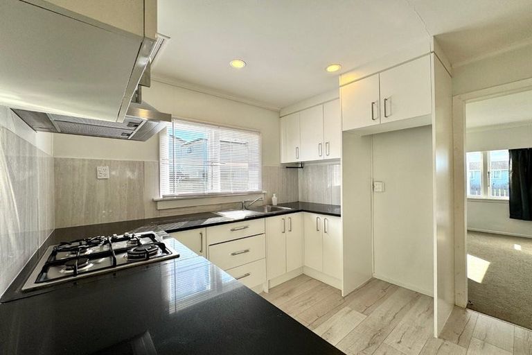 Photo of property in 43 Scotts Road, Manurewa East, Auckland, 2102