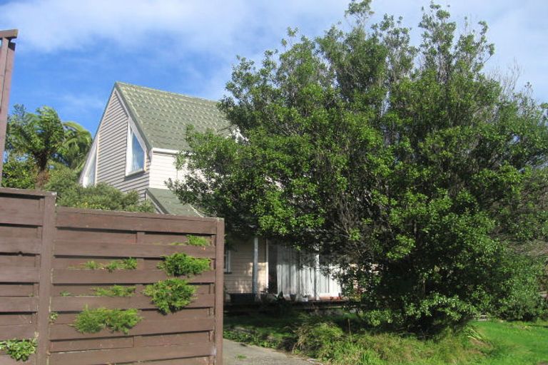 Photo of property in 5 Ash Grove, Ranui, Porirua, 5024
