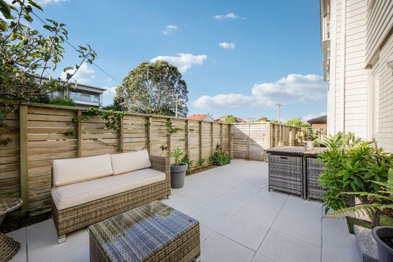 Photo of property in 28a Inverness Road, Browns Bay, Auckland, 0630