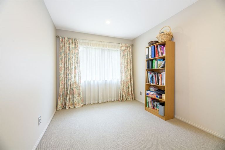 Photo of property in 39 Sapperton Drive, Henderson, Auckland, 0612