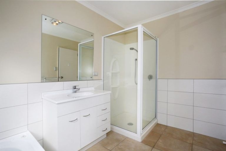 Photo of property in 12 Puketi Lane, Waiuku, 2123