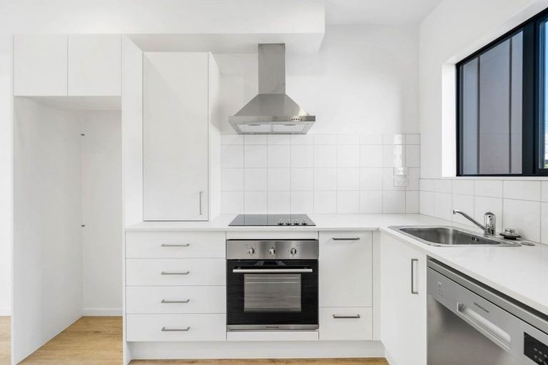 Photo of property in 25 Eileen Newey Place, Henderson, Auckland, 0612