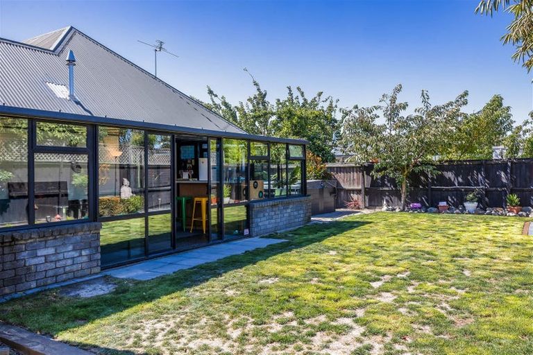 Photo of property in 12 Dunbarton Street, Redwood, Christchurch, 8051