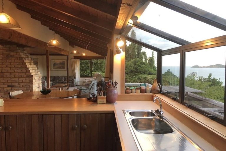 Photo of property in 38 Oneroa Road, Russell, 0202