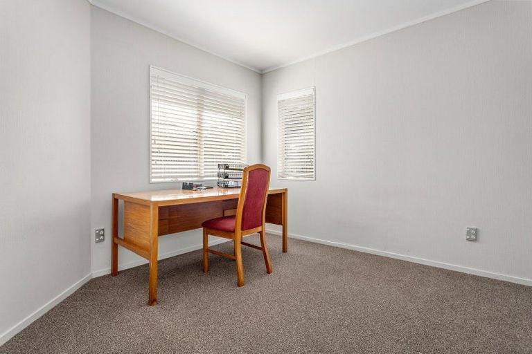 Photo of property in 5 Edgewater Grove, Whakatane, 3120