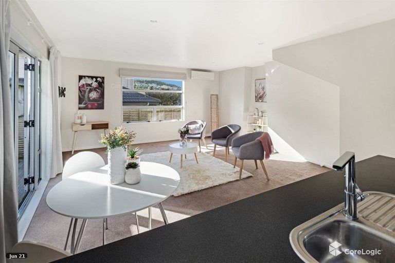 Photo of property in 10 Erlestoke Crescent, Churton Park, Wellington, 6037