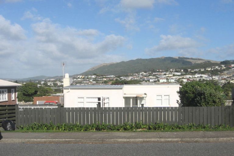 Photo of property in 5 Bay Drive, Titahi Bay, Porirua, 5022