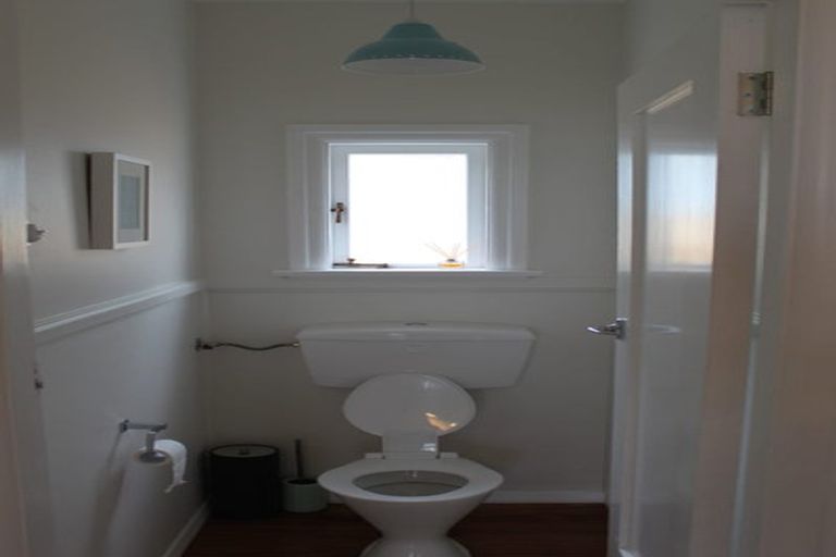 Photo of property in 9 Hinau Street, Eastbourne, Lower Hutt, 5013