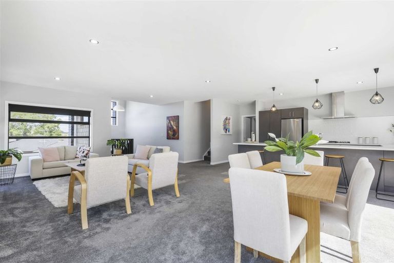 Photo of property in 43 Shrule Place, Huntington, Hamilton, 3210