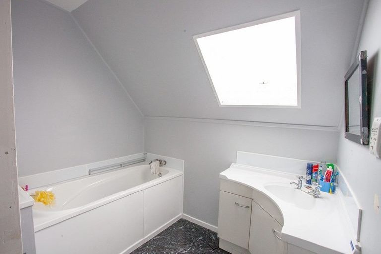 Photo of property in 7 Cracroft Street, Waitara, 4320