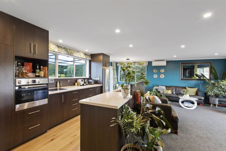 Photo of property in 5 La Perouse Street, Botany Downs, Auckland, 2010