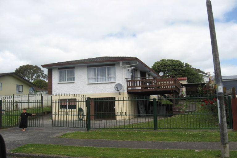 Photo of property in 6 Moncrieff Avenue, Clendon Park, Auckland, 2103