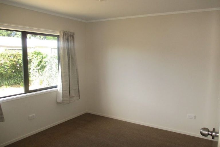 Photo of property in 12 Douglas Crescent, Fairfield, Hamilton, 3214