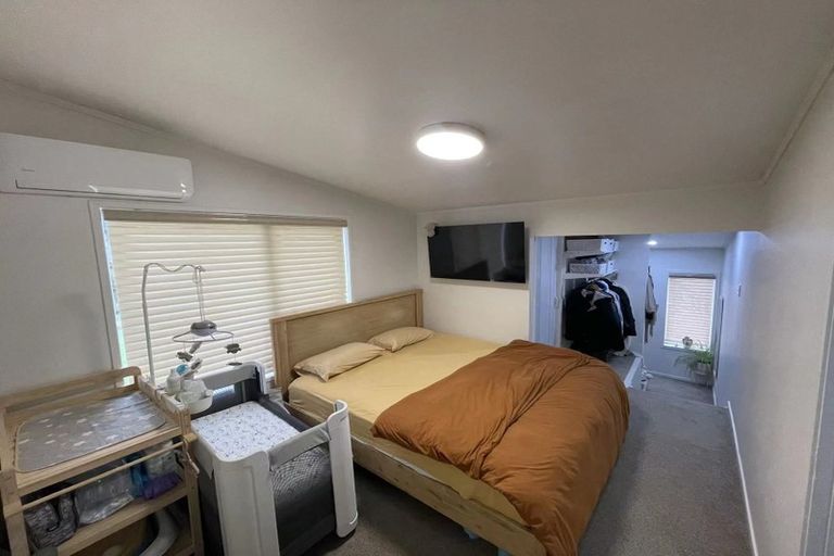 Photo of property in 108 Kemp Road, Massey, Auckland, 0614