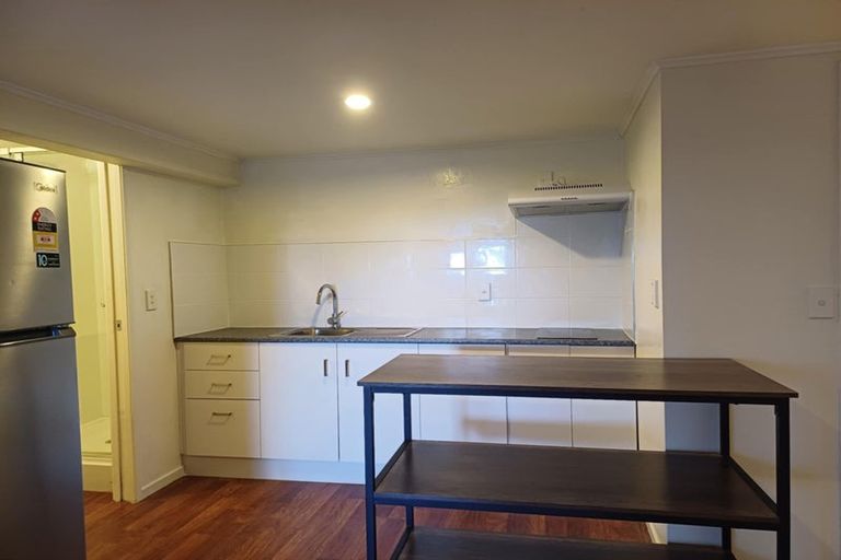 Photo of property in 13 Hatherlow Street, Glenfield, Auckland, 0629