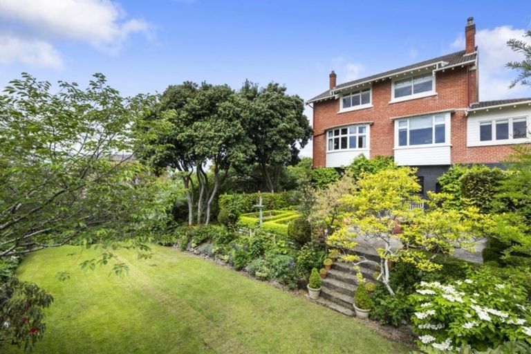 Photo of property in 18 Cliffs Road, Saint Clair, Dunedin, 9012