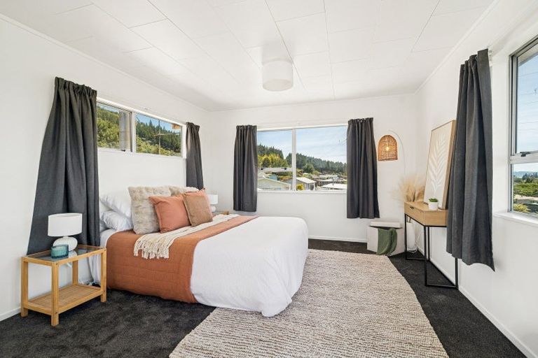 Photo of property in 124 Mallard Drive, Selwyn Heights, Rotorua, 3015