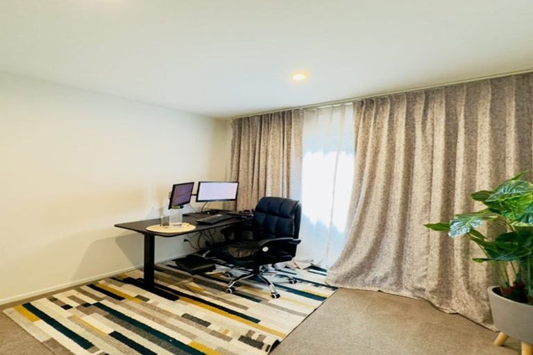 Photo of property in 6 Aquamarine Road, Rosehill, Papakura, 2113