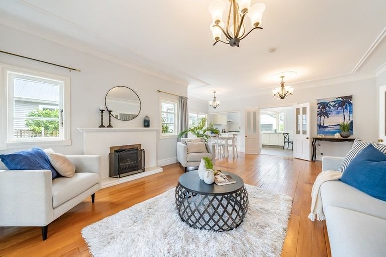 Photo of property in 15 Nile Street, Waterloo, Lower Hutt, 5011