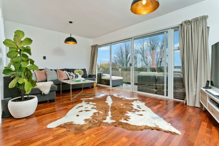 Photo of property in 1/2 Hume Drive, Hillcrest, Auckland, 0627