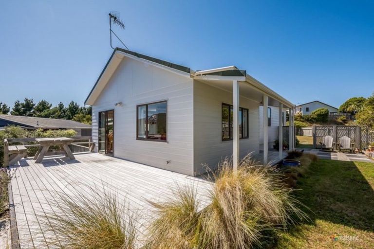 Photo of property in 165 Maungaraki Road, Korokoro, Lower Hutt, 5012