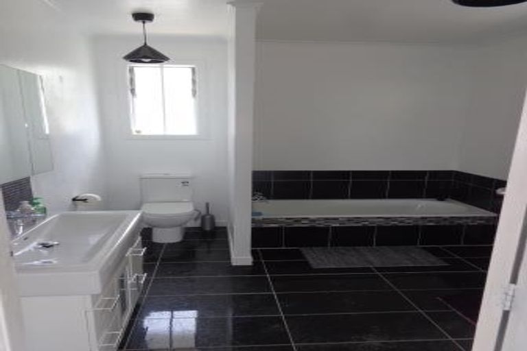 Photo of property in 1/29 Tahi Terrace, Glen Eden, Auckland, 0602