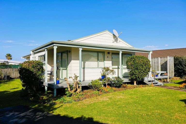 Photo of property in 11 Bermuda Place, One Tree Point, 0118