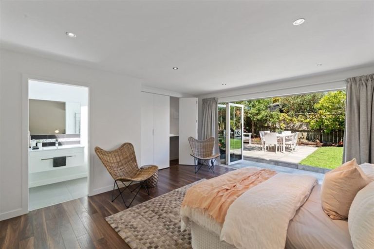 Photo of property in 75a Stanley Point Road, Stanley Point, Auckland, 0624