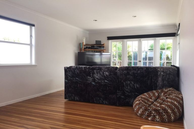 Photo of property in 55a Lynwood Road, New Lynn, Auckland, 0600