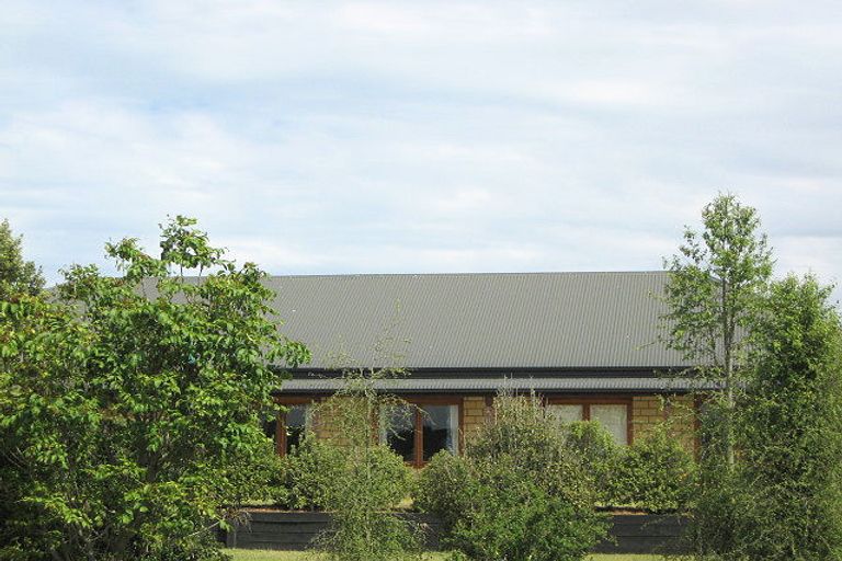 Photo of property in 71 Queens Avenue, Waikuku Beach, 7402