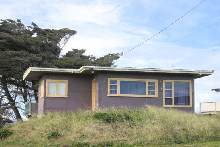 Photo of property in 33 Nelson Street, Foxton Beach, Foxton, 4815