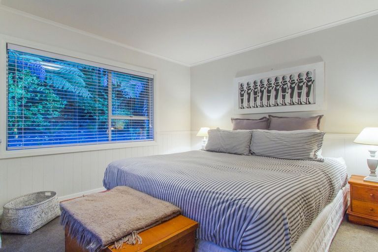 Photo of property in 146 Laingholm Drive, Laingholm, Auckland, 0604