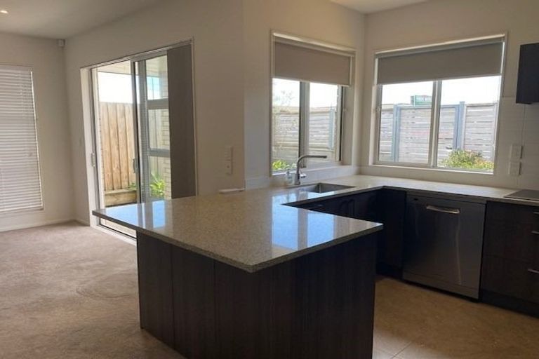 Photo of property in 1 Howden Lane, Golflands, Auckland, 2013