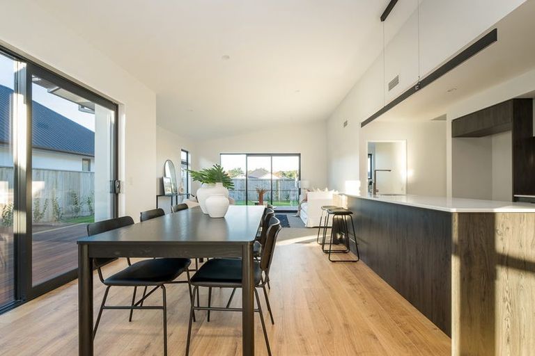 Photo of property in 32 Withers Crescent, Halswell, Christchurch, 8025