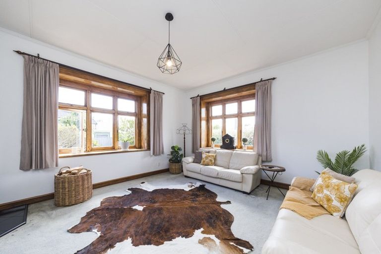 Photo of property in 15 Wellington Street, Feilding, 4702