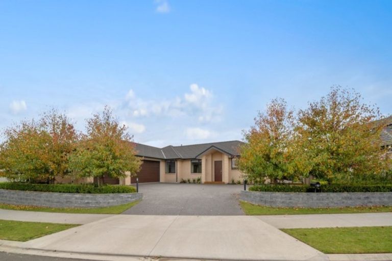 Photo of property in 7 Manurau Crescent, Merrilands, New Plymouth, 4312