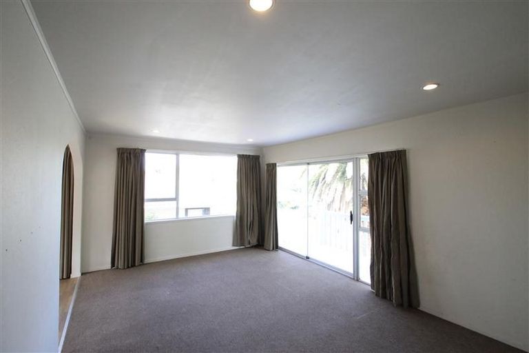 Photo of property in 82 Advene Road, Cockle Bay, Auckland, 2014