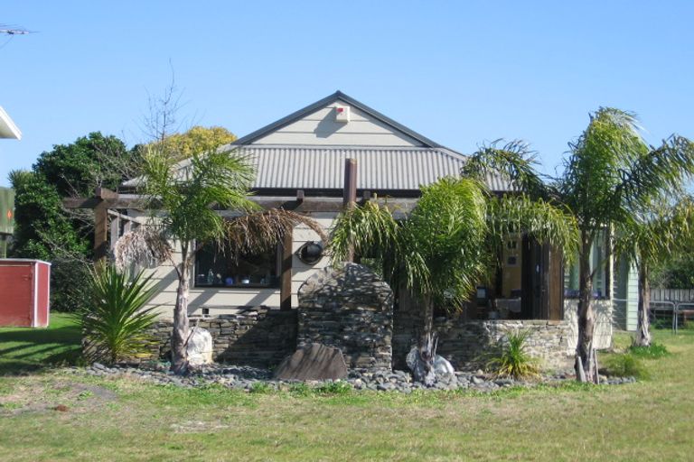 Photo of property in 70 Oyster Drive, Cooks Beach, Whitianga, 3591