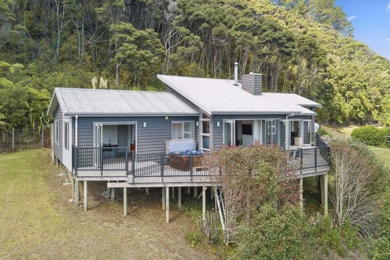 Photo of property in 1355 Old North Road, Helensville, 0875