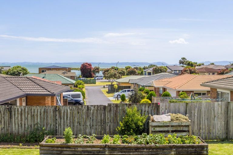 Photo of property in 32 Wai Iti Place, Clendon Park, Auckland, 2103