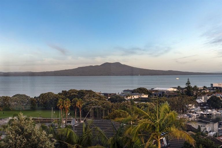 Photo of property in 13 Seaview Road, Castor Bay, Auckland, 0620