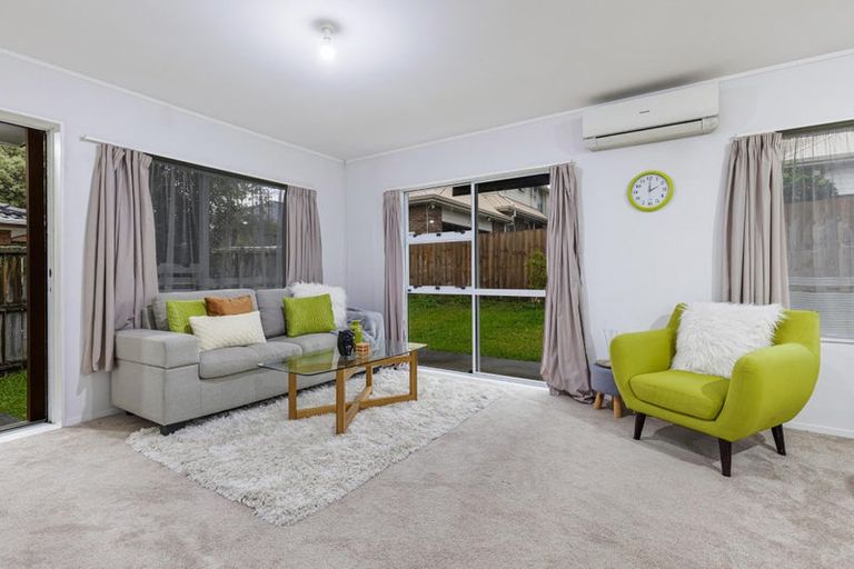 Photo of property in 2/5 Newington Road, Henderson, Auckland, 0612