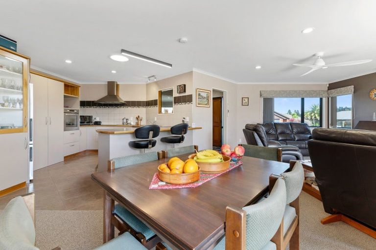 Photo of property in 16 Frame Place, Owhata, Rotorua, 3010