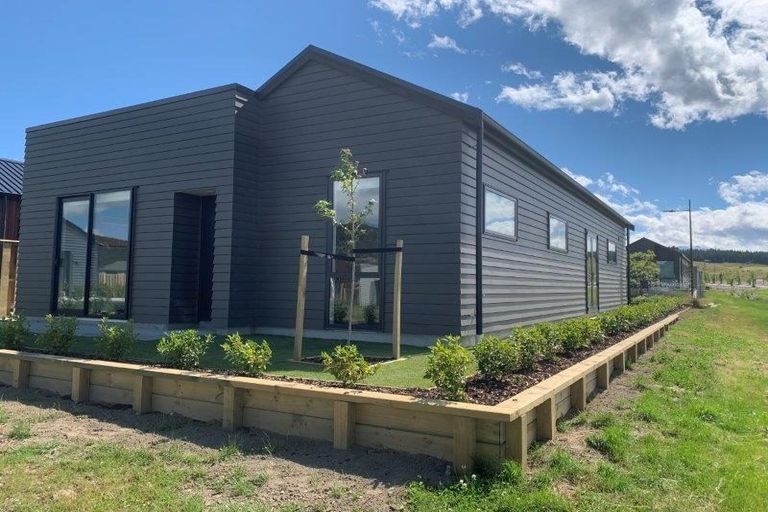 Photo of property in 6 Hawksburn Lane, Wanaka, 9305