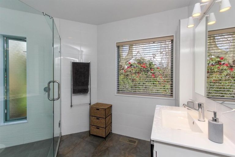 Photo of property in 48a Cameron Street, New Plymouth, 4310