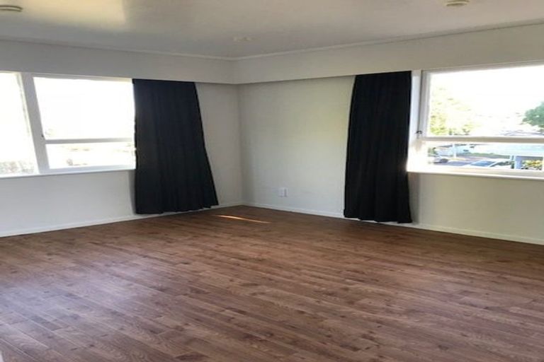 Photo of property in 23 Mirrabooka Avenue, Botany Downs, Auckland, 2010