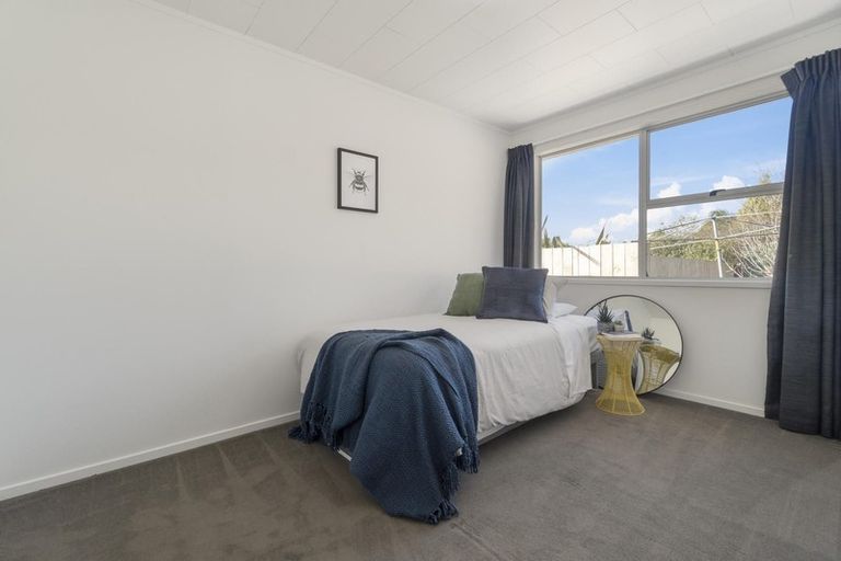 Photo of property in 8 Hewlett Road, Massey, Auckland, 0614