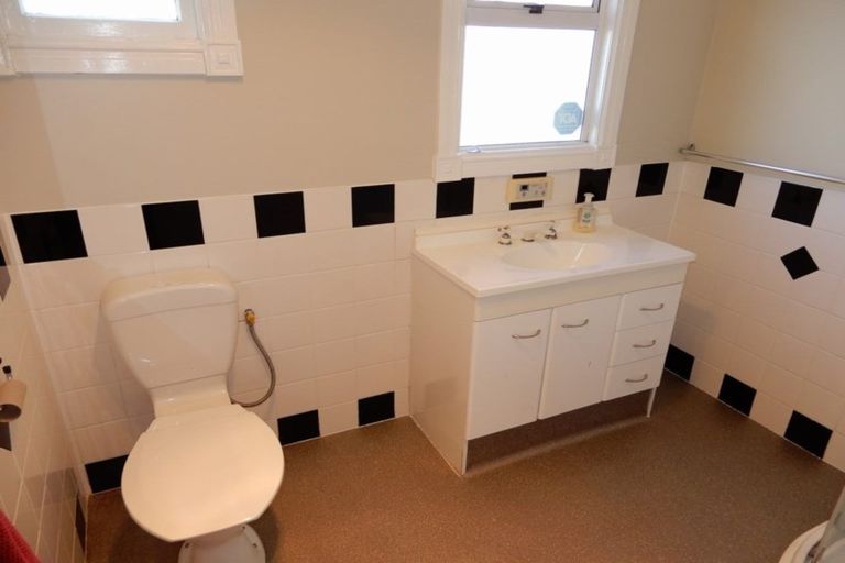 Photo of property in 7 George Street, Eltham, 4322